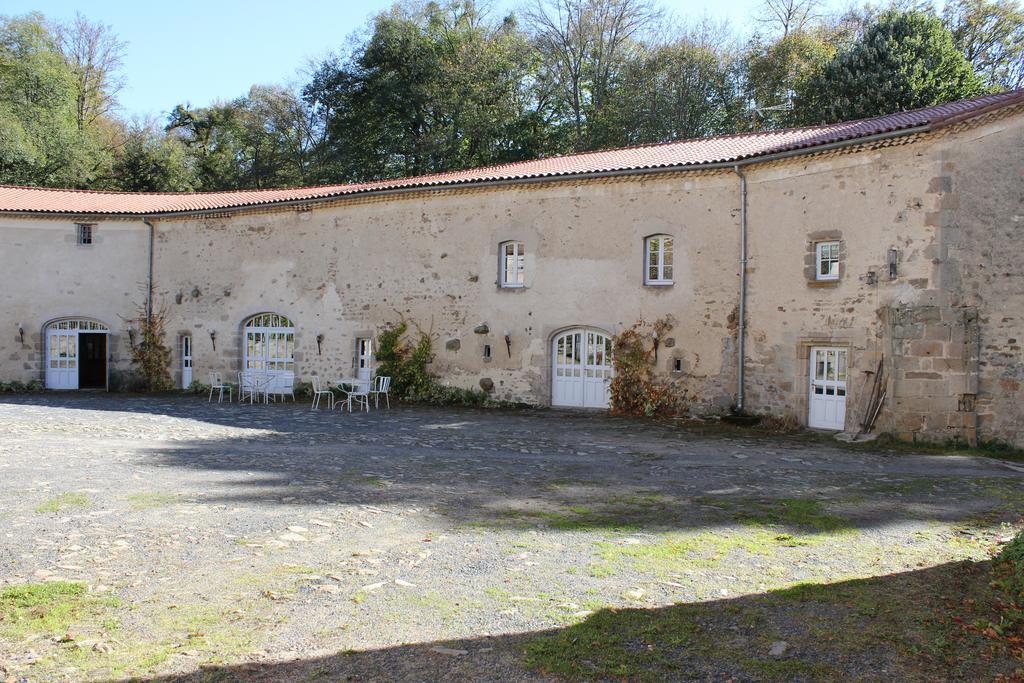 La Loge Du Chateau Saint-Dier-dʼAuvergne Kültér fotó